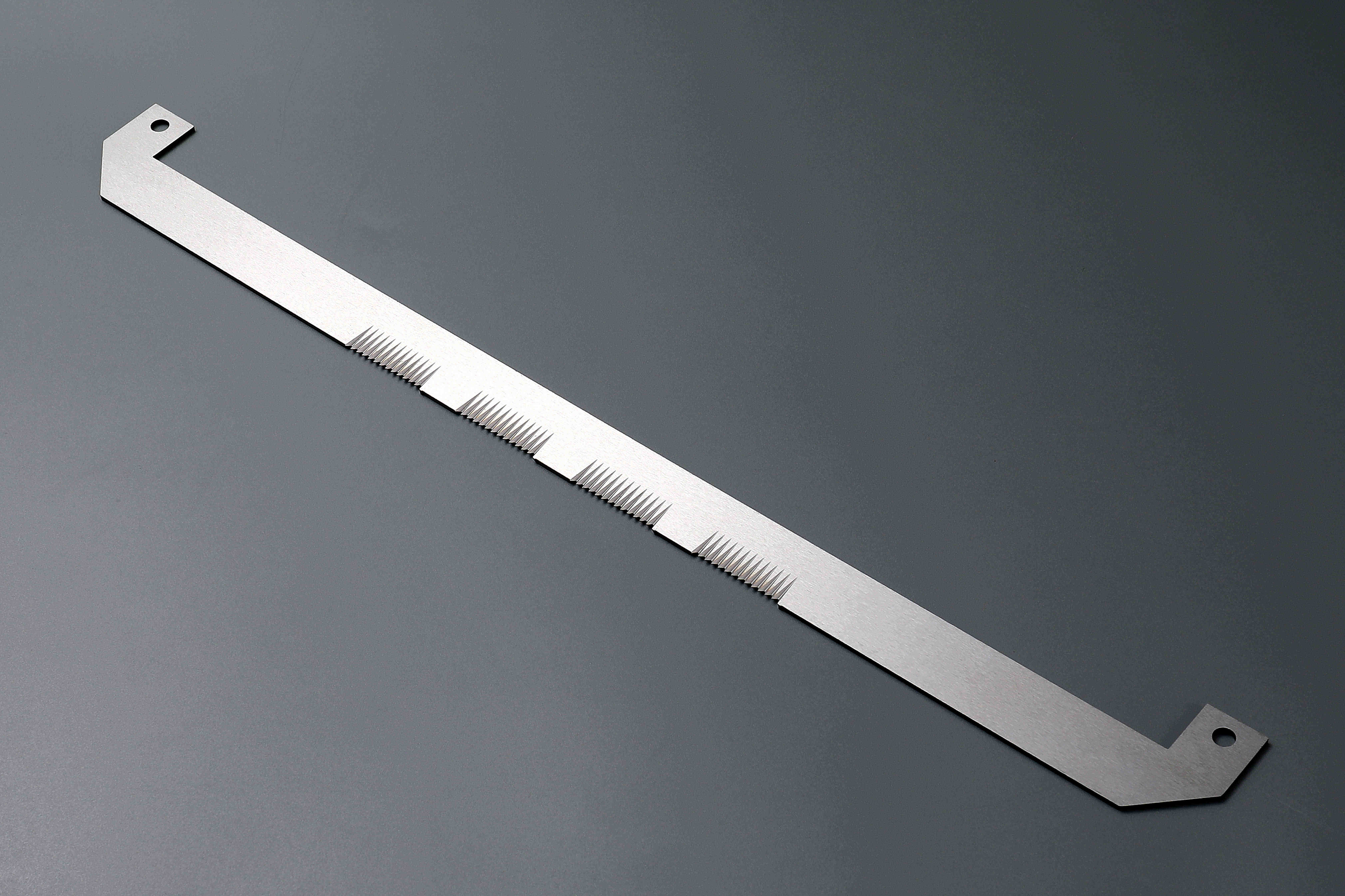 Thin Toothed Steel Industrial Round Blades with for Sharp Edges for Packaging Machines