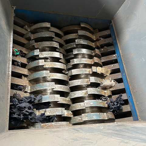 Twin-Shaft Waste Plastic Crusher Scrap Car & Metal Shredding Machine PP Material Recycling Equipment