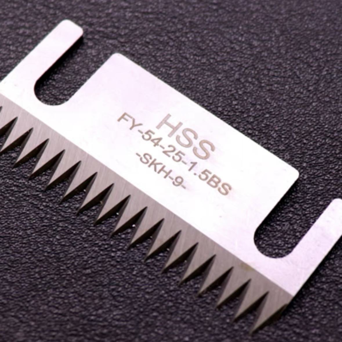 Reinforced Structure High Strength Toothed Serrated Blade for Heavy Load Industrial Packaging and Cutting Systems